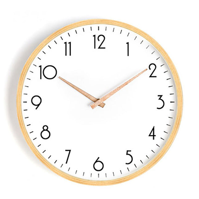 Drewniany zegar ścienny w skandynawskim stylu