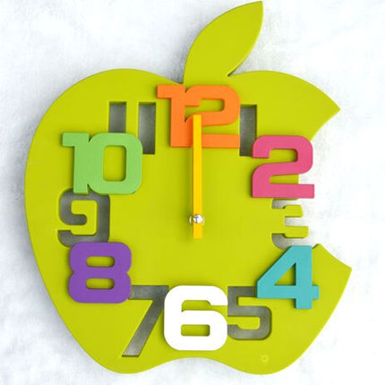 Zegar ścienny w kształcie jabłka