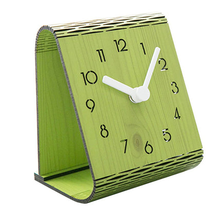 Drewniany zegar stołowy w nowoczesnym stylu