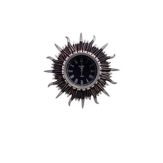 Dekoracyjny zegar ścienny w kształcie słońca