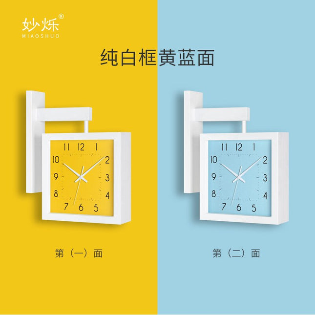 Kwadratowy dwustronny zegar z drewna