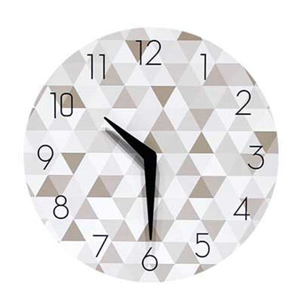 Nowoczesny zegar z geometrycznym wzorem