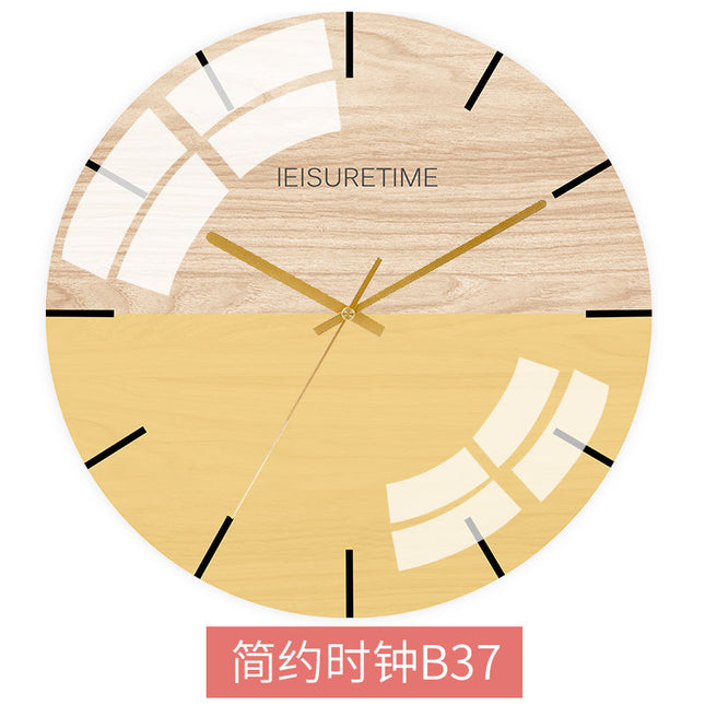 Kolorowy zegar ścienny w skandynawskim stylu