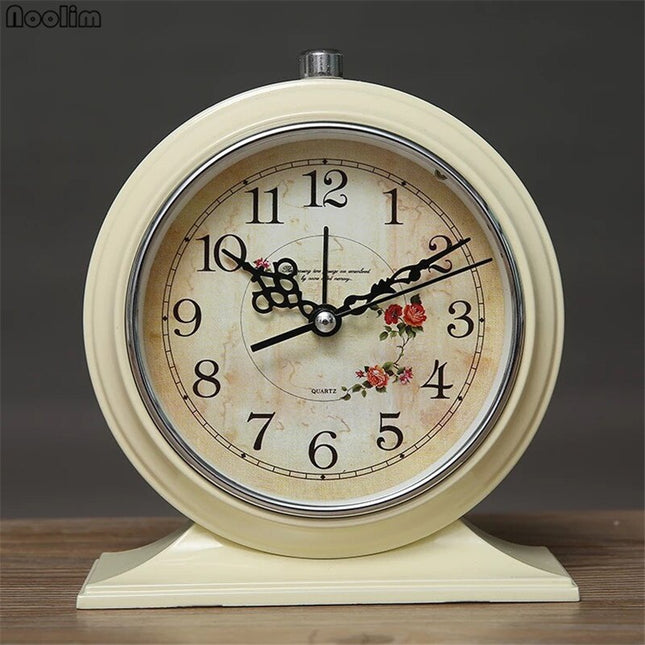 Okrągły budzik w stylu vintage