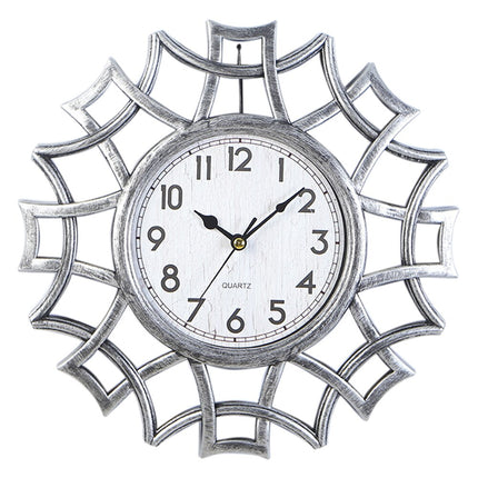 Dekoracyjny zegar ścienny w stylu retro