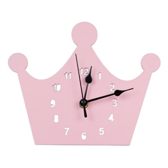 Zabawny drewniany zegar w kształcie królika