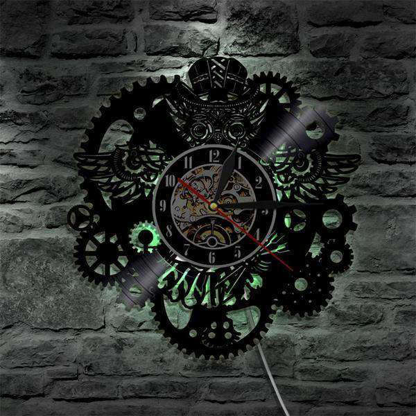 Steampunkowy zegar ścienny sowa z kół zębatych