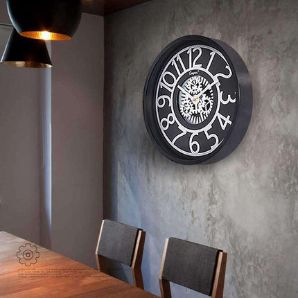Zegar ścienny z widocznymi zębatkami w środku