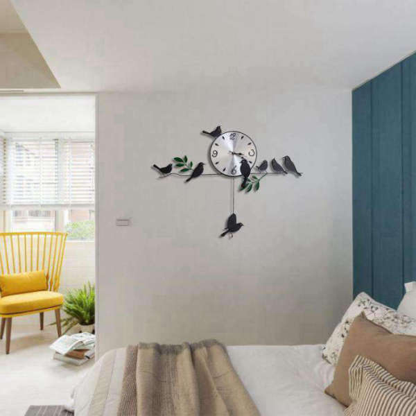 Zegar ścienny z ptakami na gałęzi