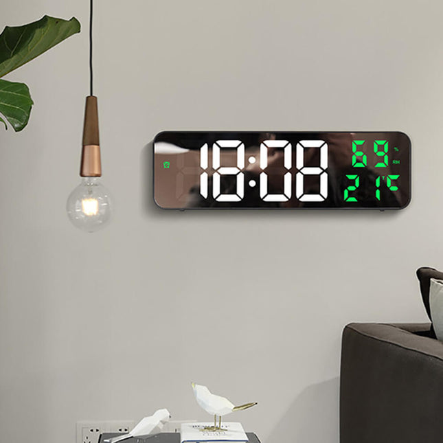 Cyfrowy zegar ścienny LED na baterie