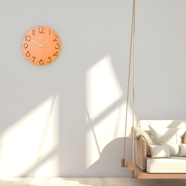 Czarny okrągły zegar drewniany na ścianę