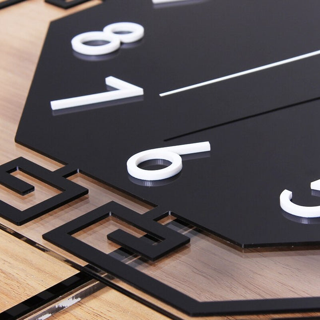 Ośmiokątny zegar ścienny w azjatyckim stylu