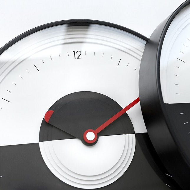 Nowoczesny zegar ścienny z motywem yin yang