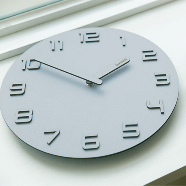 Nowoczesny zegar ścienny z cyframi 3D