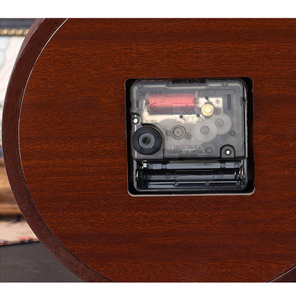 Okrągły drewniany zegar stołowy w stylu retro