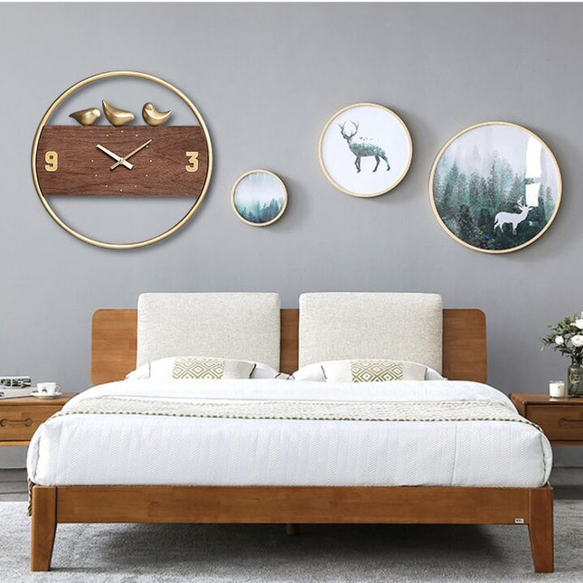 Skandynawski zegar ścienny z ptaszkami