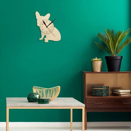 Drewniany zegar w kształcie psa buldog