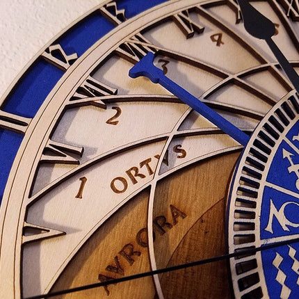 Niebieski drewniany zegar astronomiczny Praga