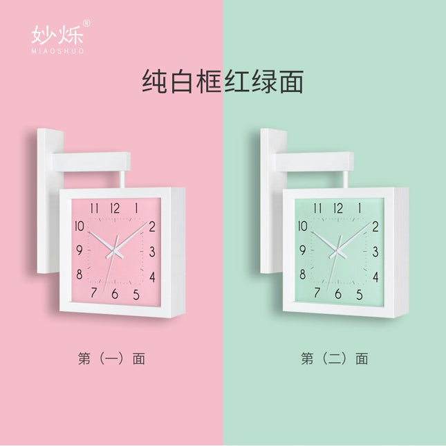 Kwadratowy dwustronny zegar z drewna