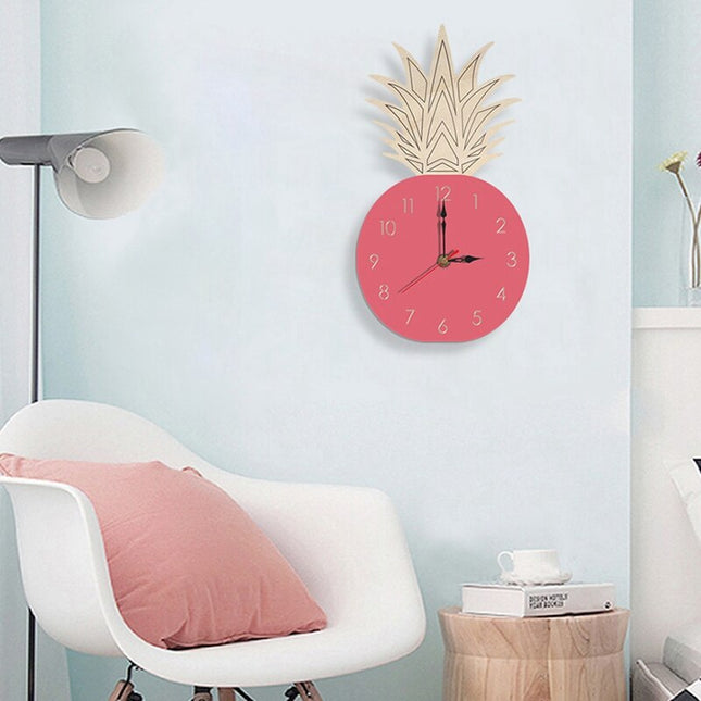 Dekoracyjny zegar w kształcie ananasa