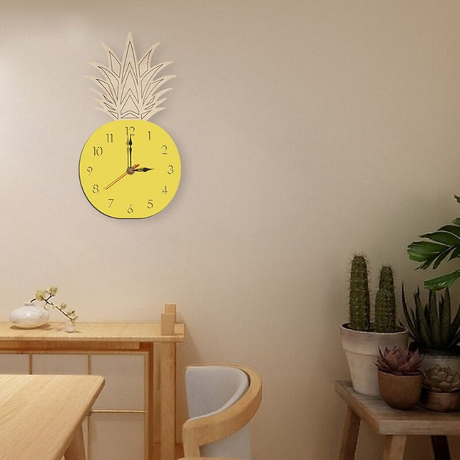 Dekoracyjny zegar w kształcie ananasa