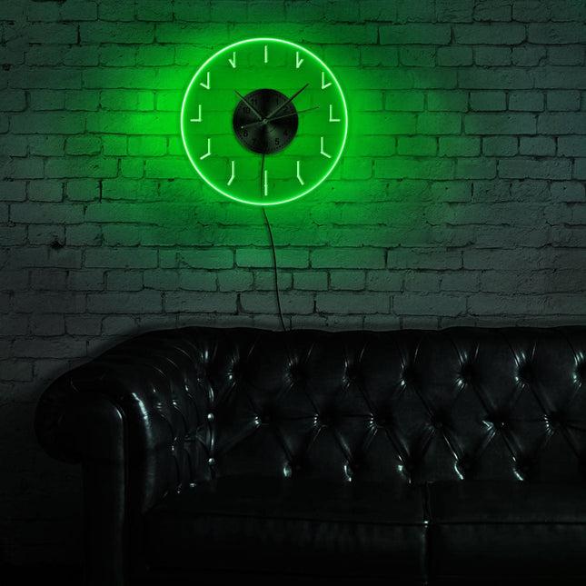 Minimalistyczny zegar ścienny z podświetleniem LED