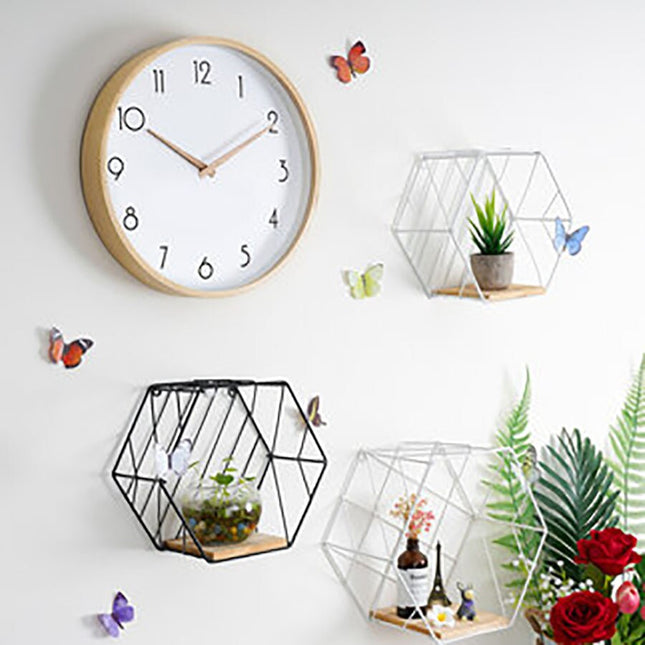 Drewniany zegar ścienny w skandynawskim stylu