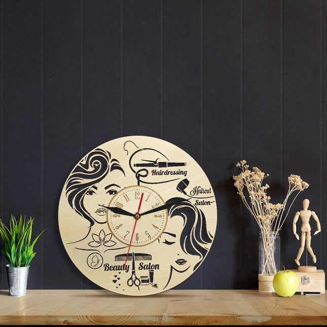 Drewniany zegar do salonu fryzjerskiego