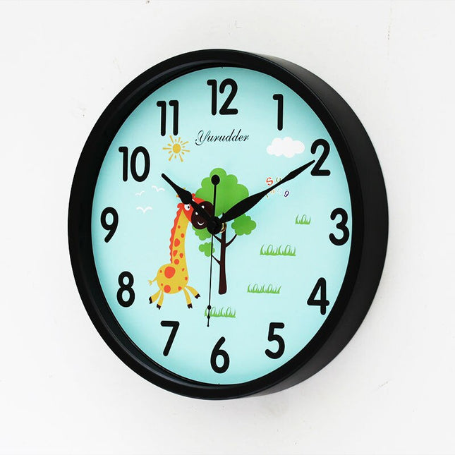 Okrągły zegar ścienny z żyrafą