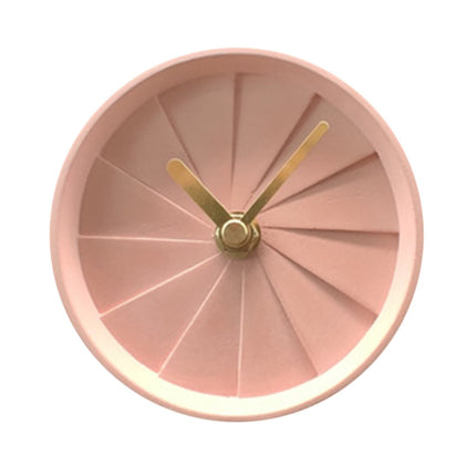 Mały nowoczesny zegar stołowy na biurko