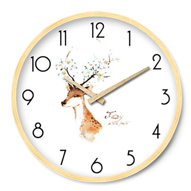 Drewniany zegar ścienny w skandynawskim stylu