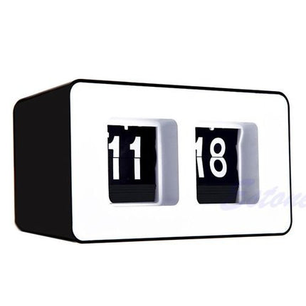 Klasyczny zegar klapkowy w stylu retro