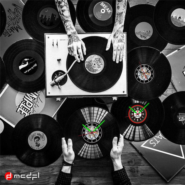 Zegar ścienny motocross czerwono-zielony na ścianę