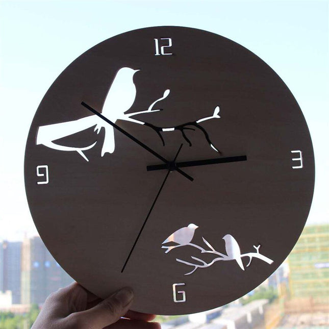 Drewniany zegar ścienny ażurowy z ptakami