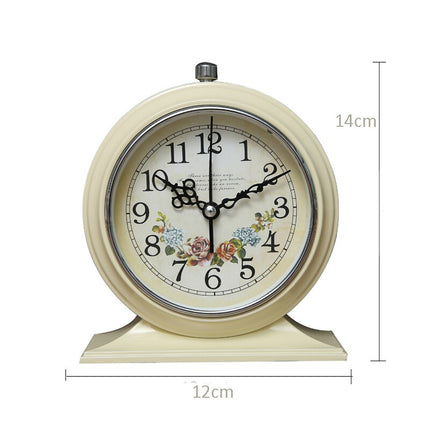 Klasyczny zegar stołowy w stylu retro