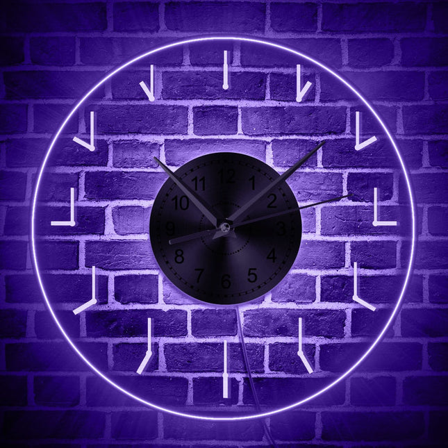 Minimalistyczny zegar ścienny z podświetleniem LED
