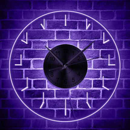 Minimalistyczny zegar ścienny z podświetleniem LED