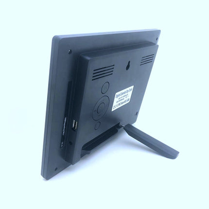 Cyfrowy zegar z datą dla seniorów