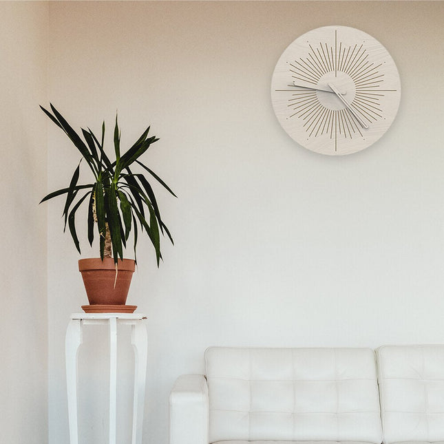 Ozdobny zegar ścienny w kształcie słońca