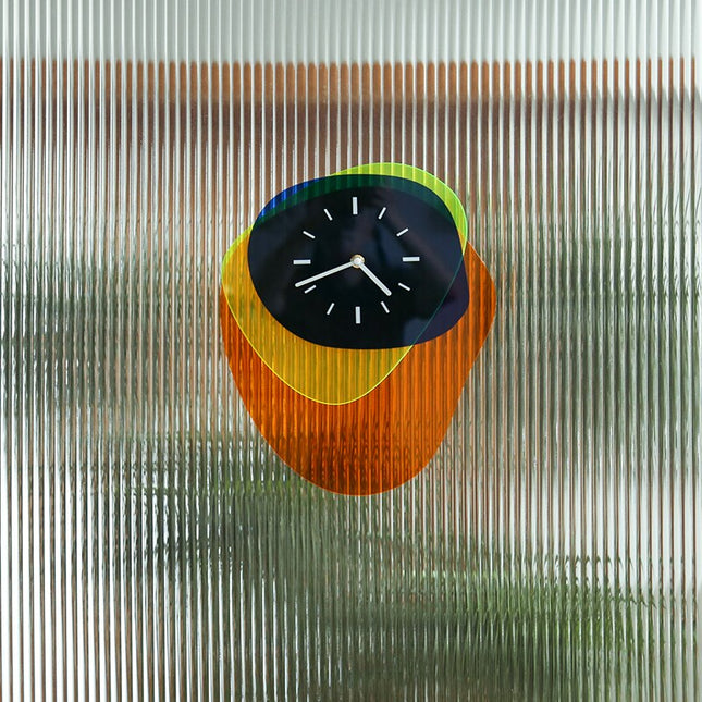 Cichy zegar ścienny do pokoju dziecka