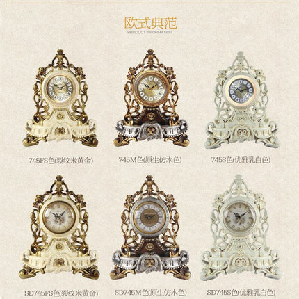 Złoty zegar stołowy w stylu antycznym