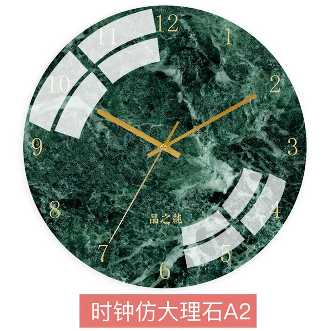 Kolorowy zegar ścienny w skandynawskim stylu