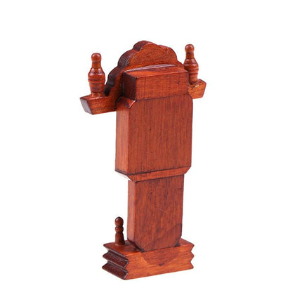 Miniaturowy zegar stojący w stylu vintage