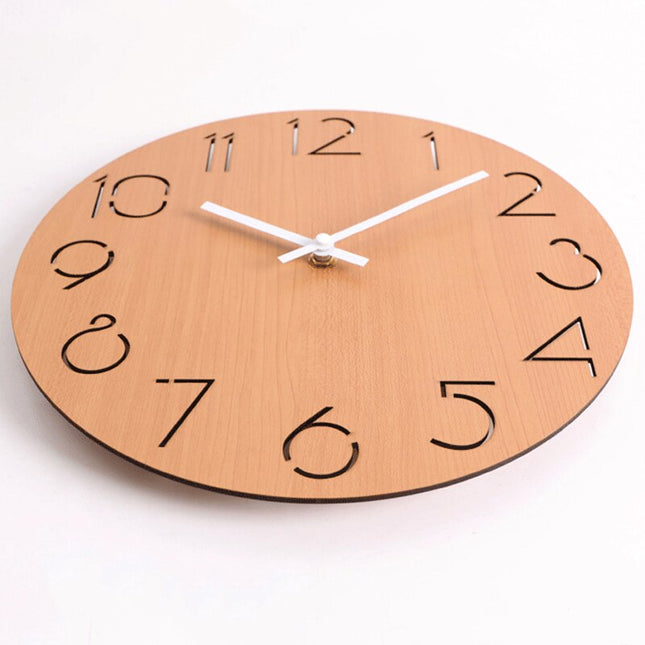 Czarny okrągły zegar drewniany na ścianę