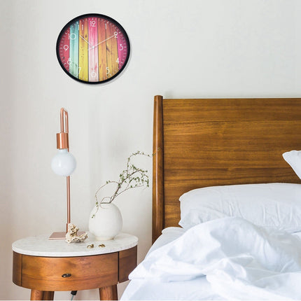 Kolorowy zegar ścienny imitacja desek