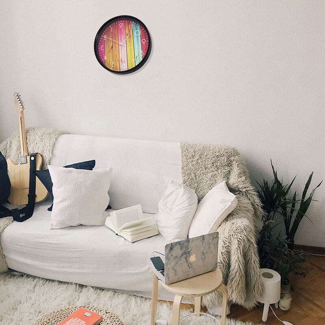 Kolorowy zegar ścienny imitacja desek