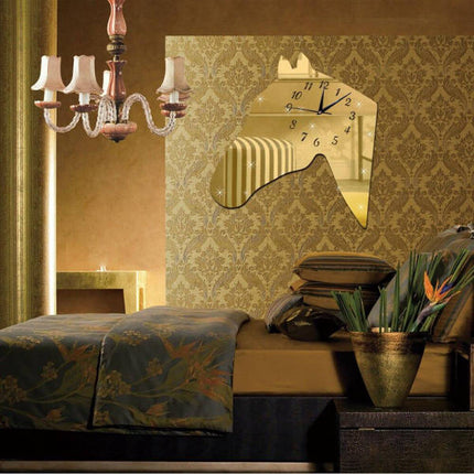 Lustrzany zegar ścienny w kształcie konia