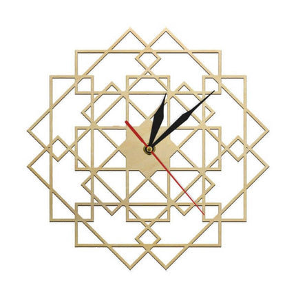 Drewniany ażurowy zegar geometryczny