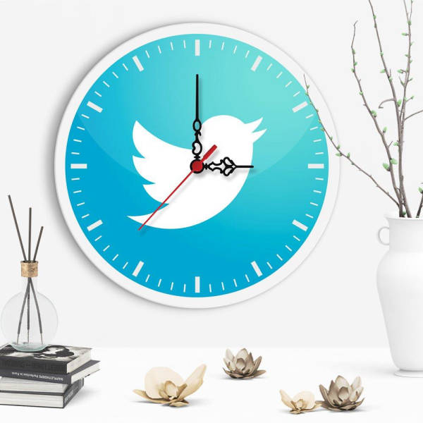 Nowoczesny zegar ścienny z logo Twitter