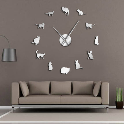 Naklejany zegar ścienny z kotami DIY